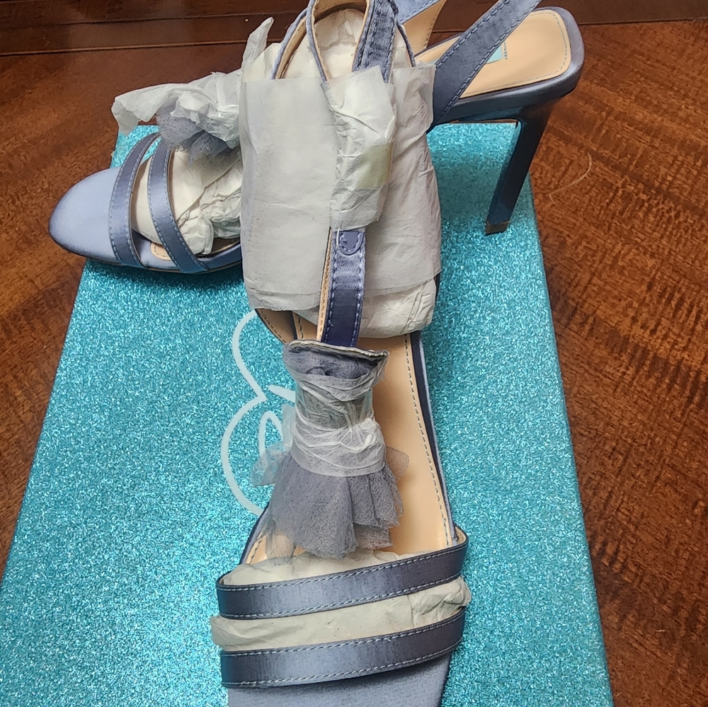 Betsey Johnson Blue NEW sz 8 SB-Yasmi Dusty Blue Heels